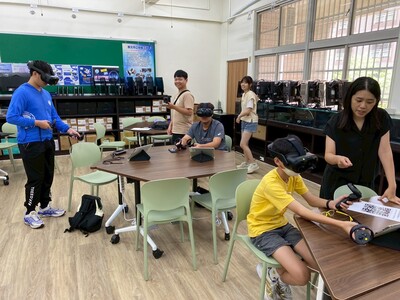 新未來職探-5G幻境職感-VR-AR沉浸式頭盔探索體驗