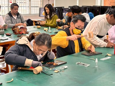 1150126社區國高中資源共享-三峽國中教師研習體驗課程　廣設科創意玩皮皮圖片