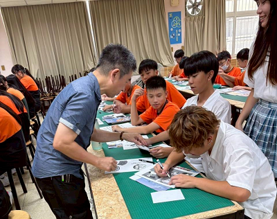 1141016社區國高中資源共享-柑園國中蒞臨本校體驗 廣設科 神奇熱縮鑰匙圈圖片