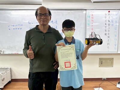 1150129有趣循跡車製作圖片