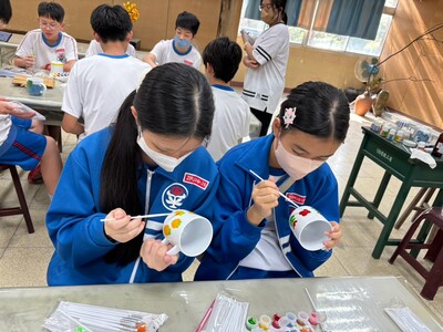 1151015 在地就學大聯盟PLUS計畫-高國中資源共享-中平國中蒞臨本校 陶工科 裝進我的小日子．陶杯彩繪