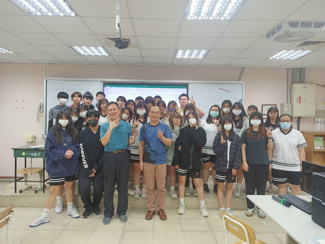 2024.04.16優質化專題業師入班：問卷設計及分析游兆鵬老師(另開新視窗)