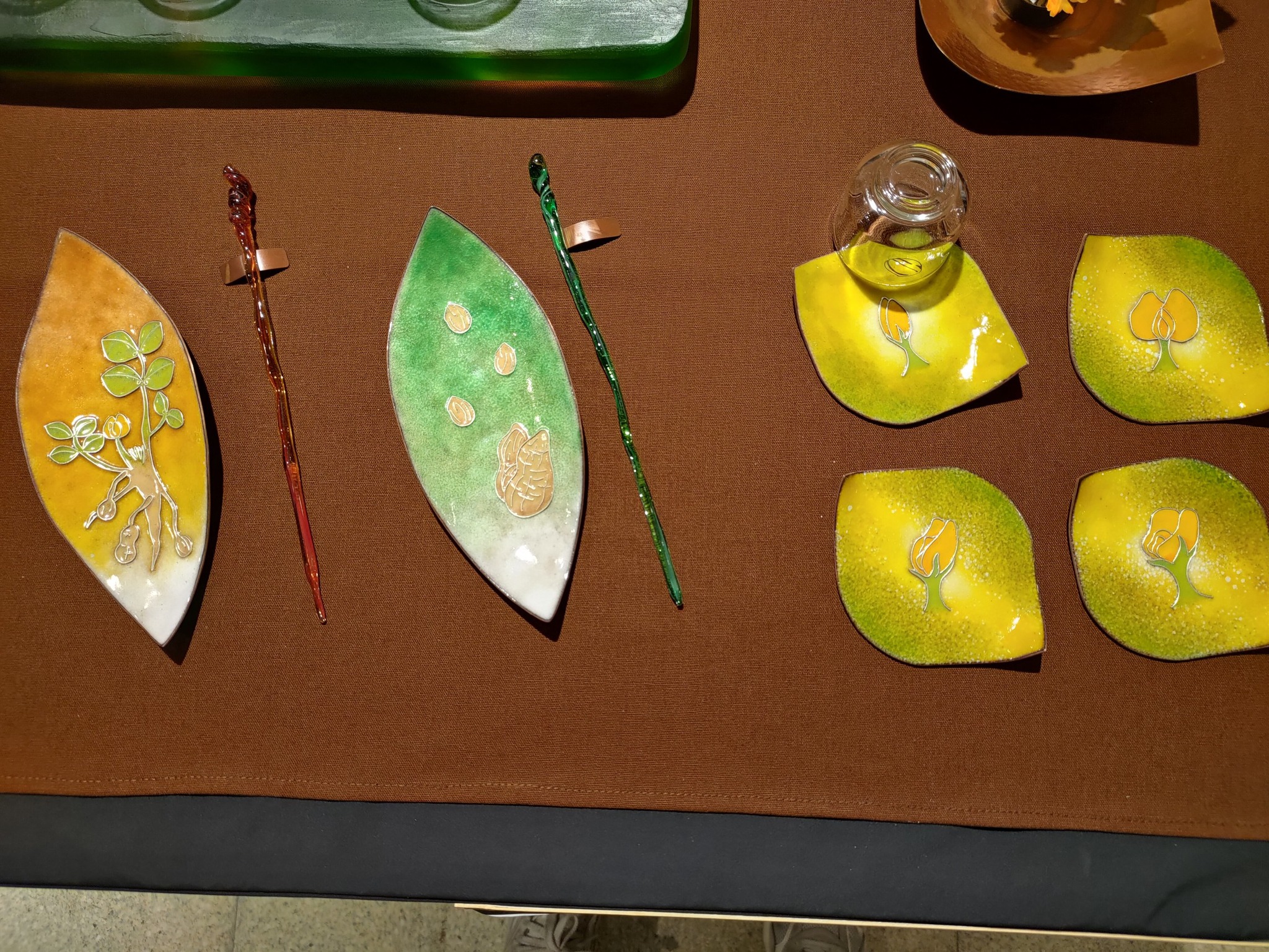 鶯歌工商28週年校慶美工科展場(另開新視窗)