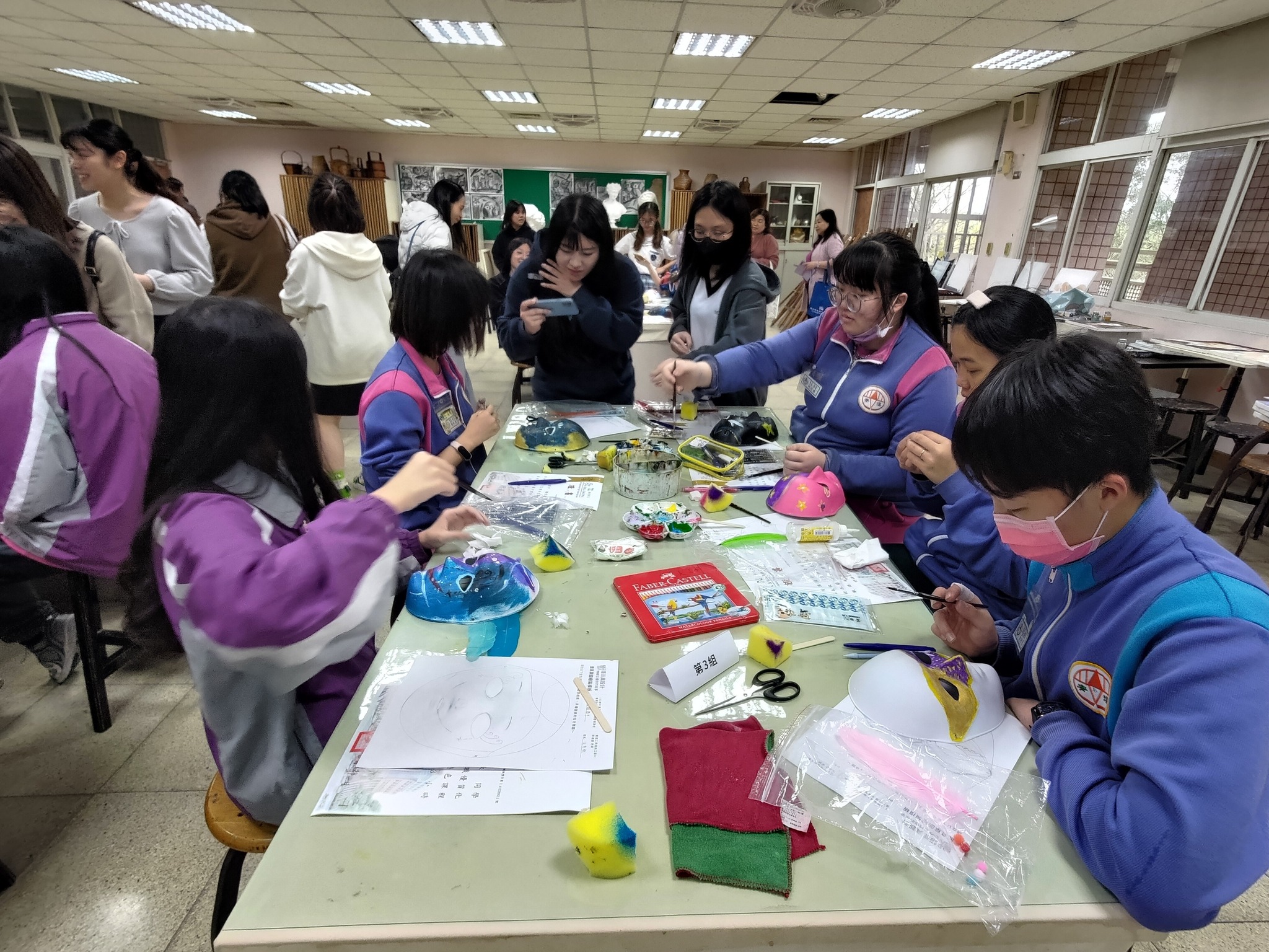 美工科國中體驗營--面具創作(另開新視窗)